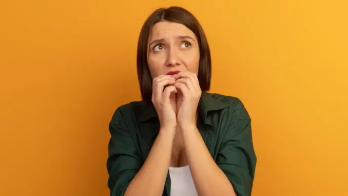 anxious woman near southport cooridor by lakeview in chicago needing CBT